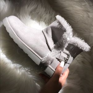 Boots / slippers (indoor or outdoor)